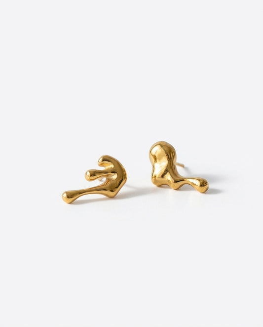 Amaconsi Stud Earrings